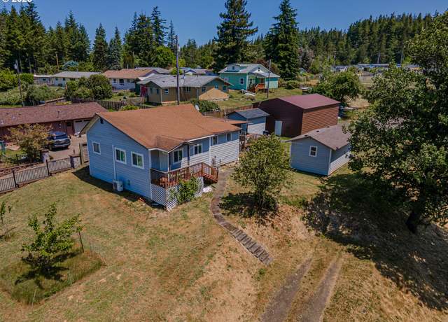 Property at 1446 N Collier St, Coquille, OR 97423, 3 beds, 1 bath