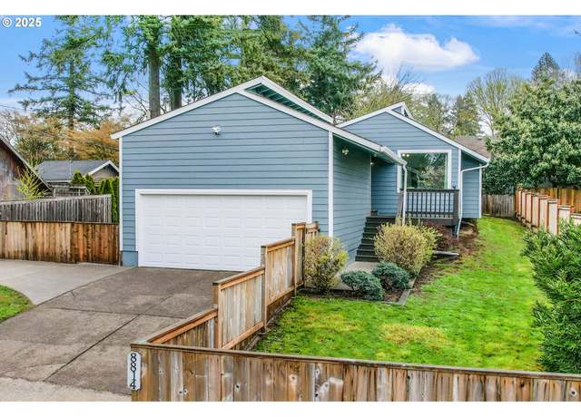 Property at 8814 SW 19th Ave, Portland, OR 97219, 2 beds, 1.5 baths