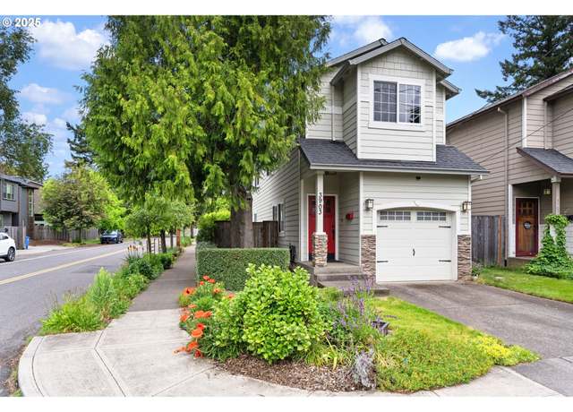 Property at 3903 SE Crystal Springs Blvd, Portland, OR 97202, 3 beds, 2.5 baths