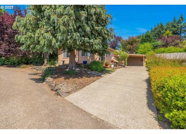 Property at 625 SW 9th St, Dundee, OR 97115, 3 beds, 2 baths