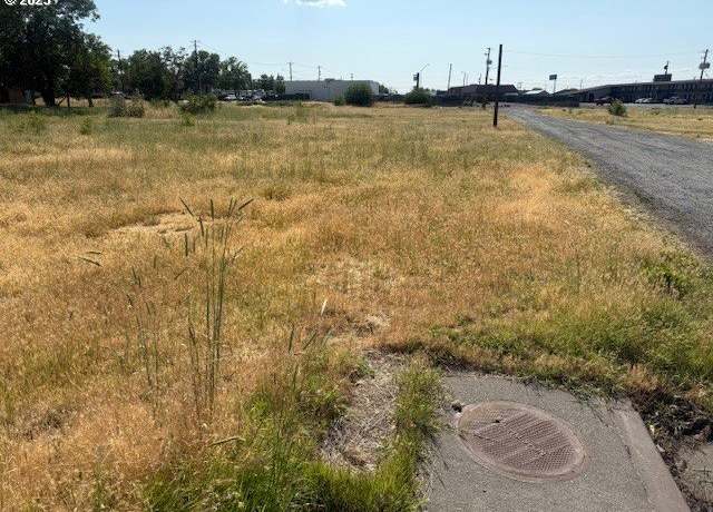 Property at 337 E Highland Ave, Hermiston, OR 97838