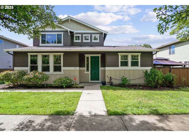 Property at 201 NW 25th St, Battle Ground, WA 98604, 4 beds, 3.5 baths