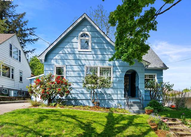 Property at 7229 SE Yamhill St, Portland, OR 97215, 3 beds, 2 baths