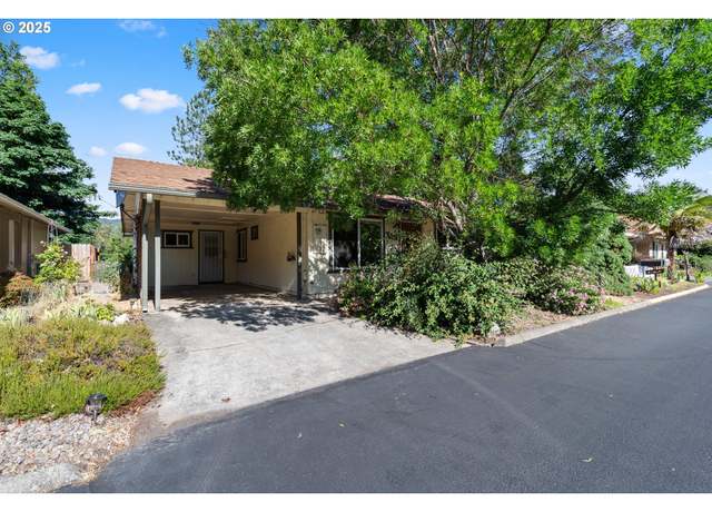Property at 713 Brookside Cir, Rogue River, OR 97537, 2 beds, 1 bath