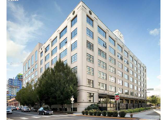 Property at 1400 NW Irving St #715, Portland, OR 97209, 1 bed, 1.5 baths