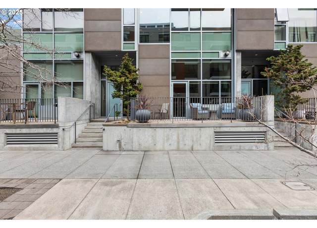 Property at 841 S Gaines St #117, Portland, OR 97239, 2 beds, 3 baths