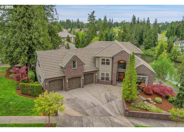 Property at 1696 SE 26th Dr, Gresham, OR 97080, 4 beds, 3.5 baths