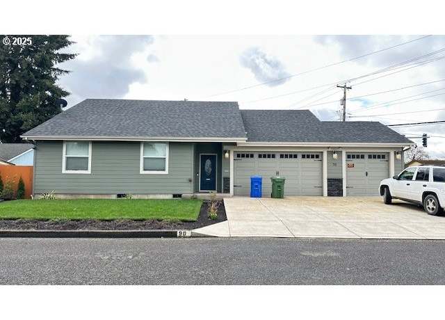 Property at 90 Hoyt Ave, Eugene, OR 97404, 4 beds, 3 baths