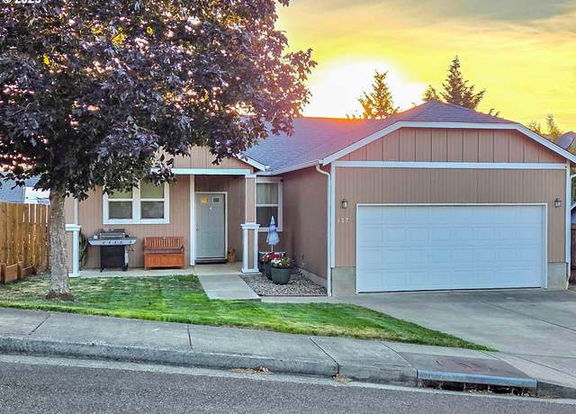Property at 157 Grayson St, Roseburg, OR 97471, 3 beds, 2 baths