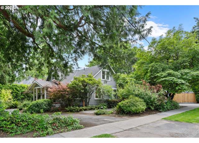 Property at 496 8th St, Lake Oswego, OR 97034, 4 beds, 2 baths
