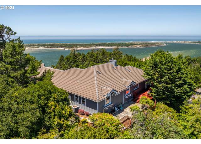 Property at 51 Shoreline Dr, Florence, OR 97439, 3 beds, 3.5 baths