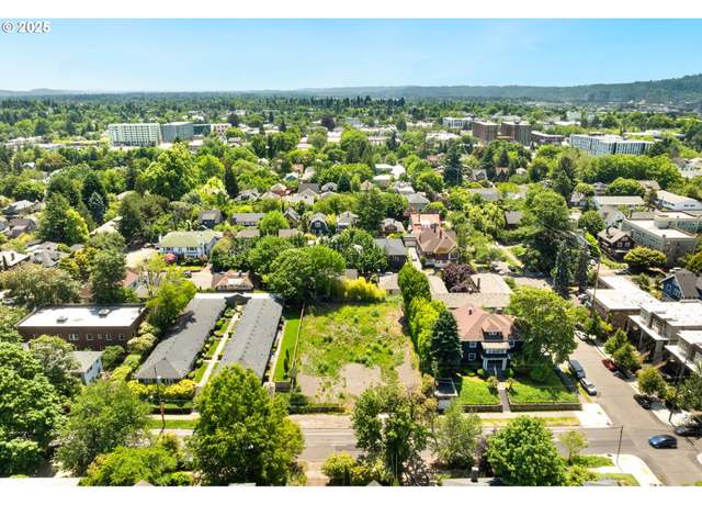 Property at 2226 NE Weidler St, Portland, OR 97232