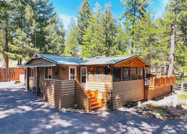Property at 328 Ponderosa Pl, Wamic, OR 97063, 3 beds, 2 baths