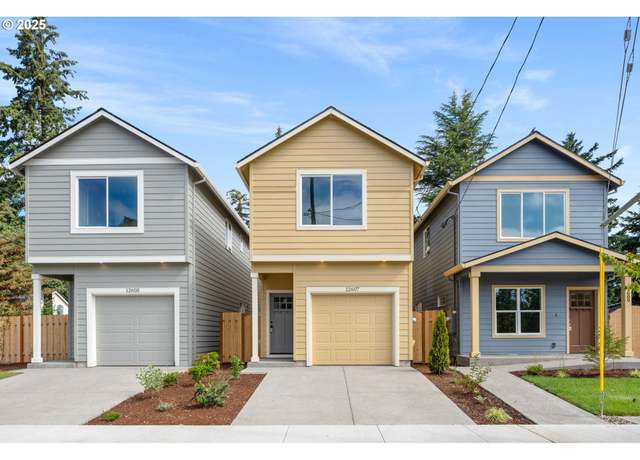 Property at 12607 NE Holladay Pl, Portland, OR 97230, 3 beds, 2.5 baths
