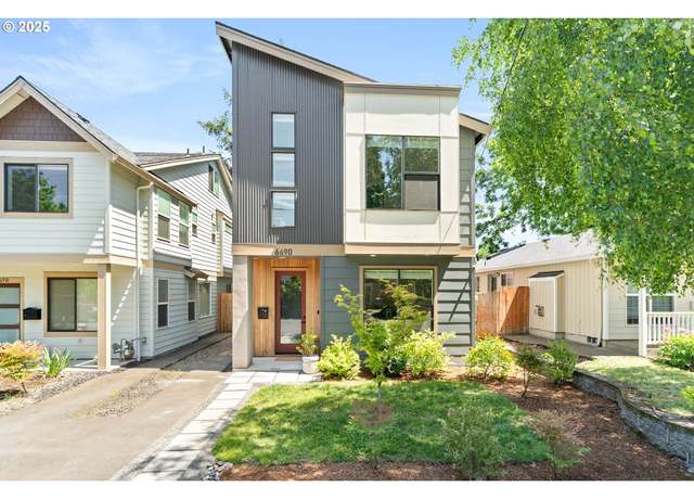 Property at 6690 SE 67th Ave, Portland, OR 97206, 4 beds, 3 baths