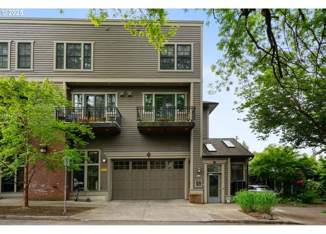Property at 1540 SE Martins St Unit B, Portland, OR 97202, 2 beds, 2.5 baths