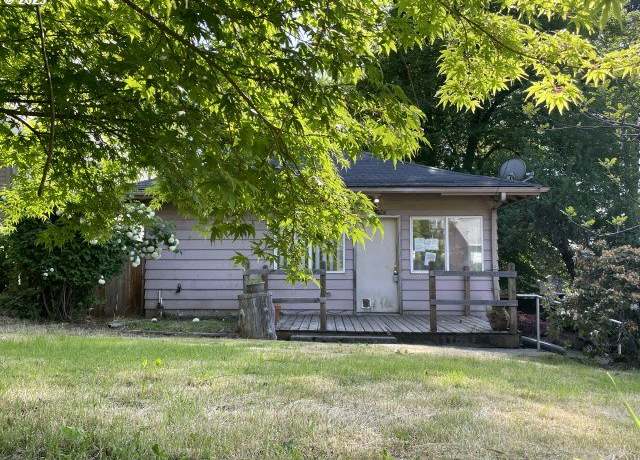 Property at 7224 SW 3rd Ave, Portland, OR 97219, 1 bed, 1 bath