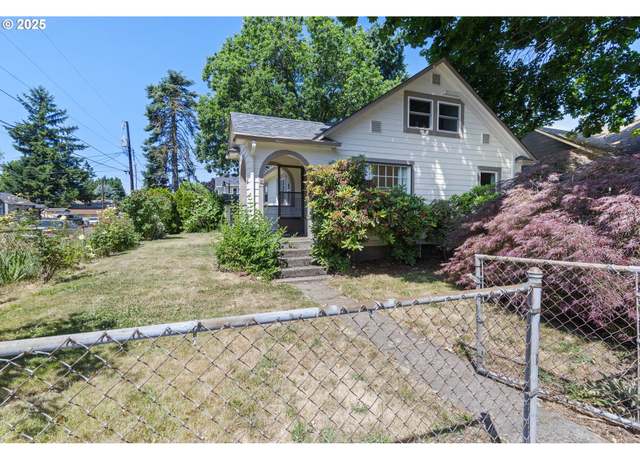 Property at 2000 Harney St, Vancouver, WA 98660, 3 beds, 2 baths