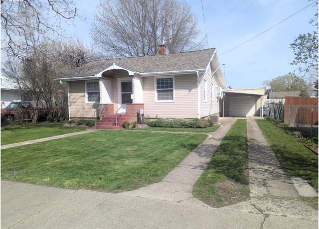 Property at 2005 E N Ave, La Grande, OR 97850, 3 beds, 2 baths