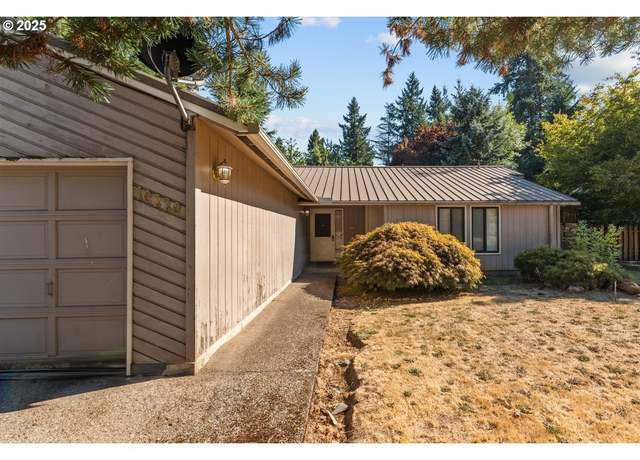 Property at 10220 SW Paulina Dr, Tualatin, OR 97062, 4 beds, 3 baths