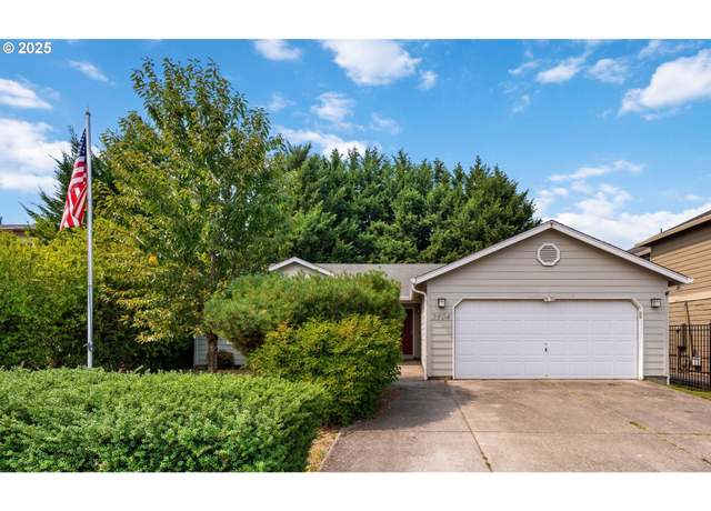 Property at 2504 NE 163rd Ct, Vancouver, WA 98684, 3 beds, 2 baths