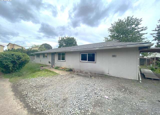 Property at 6817 SE Lamphier St, Milwaukie, OR 97222, 5 beds, 2.5 baths