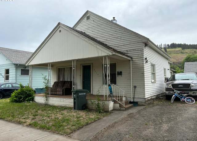 Property at 2114 Cedar St, La Grande, OR 97850, 2 beds, 1 bath