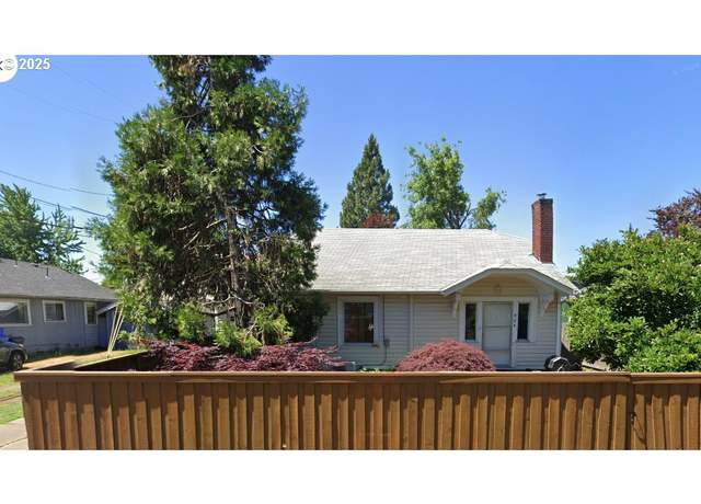 Property at 924 Chambers St, Eugene, OR 97402, 3 beds, 1.5 baths