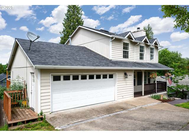 Property at 3615 SE Grogan Ave, Milwaukie, OR 97222, 4 beds, 3.5 baths