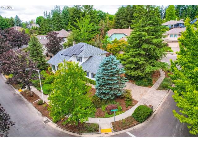Property at 14085 SW Kentucky Pl, Beaverton, OR 97008, 3 beds, 2.5 baths