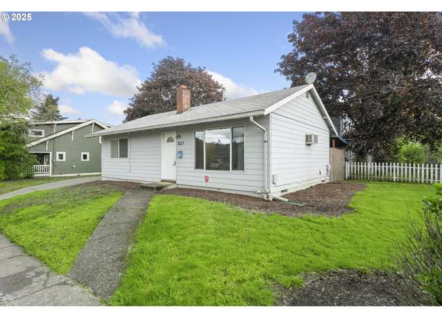 Property at 7037 N Saint Louis Ave, Portland, OR 97203, 2 beds, 1 bath