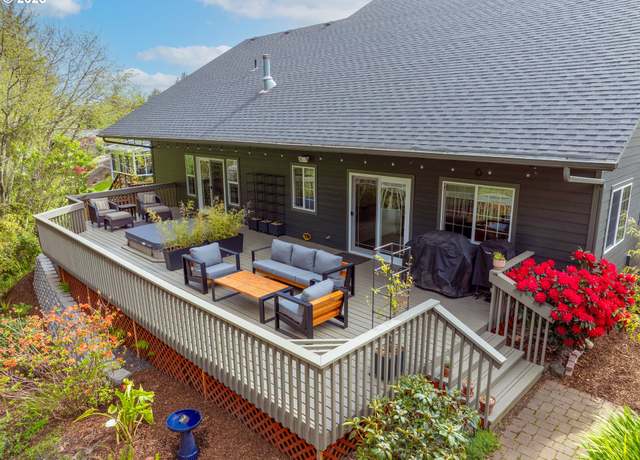 Property at 169 Westwood Ct, Reedsport, OR 97467, 3 beds, 2.5 baths