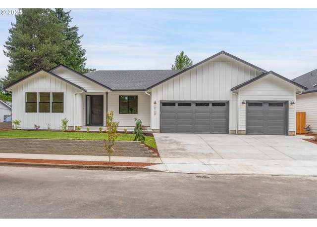 Property at 10108 NE 10th St, Vancouver, WA 98664, 4 beds, 2.5 baths