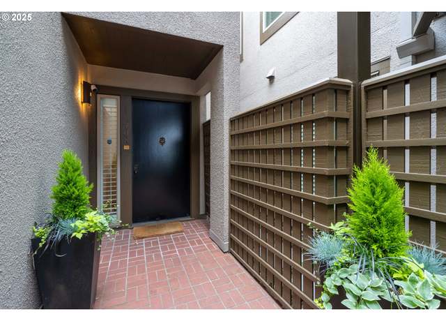 Property at 708 NW Westover Ter, Portland, OR 97210, 3 beds, 2.5 baths