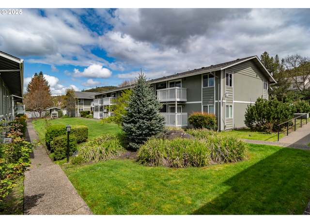 Property at 885 NE Sunset St #22, Roseburg, OR 97470, 2 beds, 1 bath