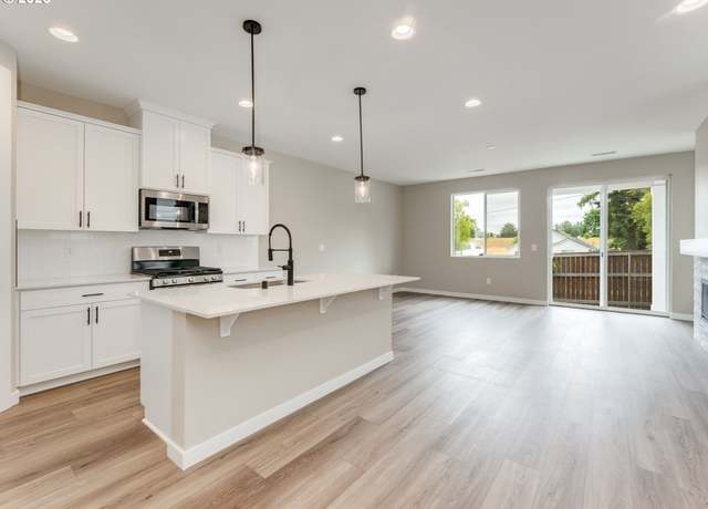 Property at 728 NW 178th Way, Ridgefield, WA 98642, 3 beds, 2.5 baths