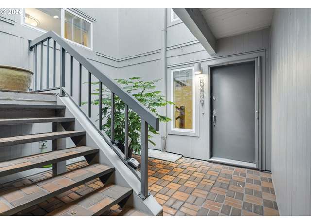 Property at 5409 S View Point Ter, Portland, OR 97239, 2 beds, 2.5 baths