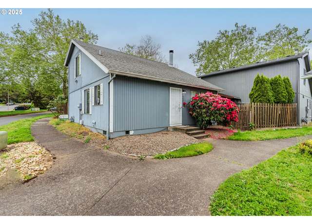 Property at 16605 SE Naegeli Dr, Portland, OR 97236, 2 beds, 2 baths