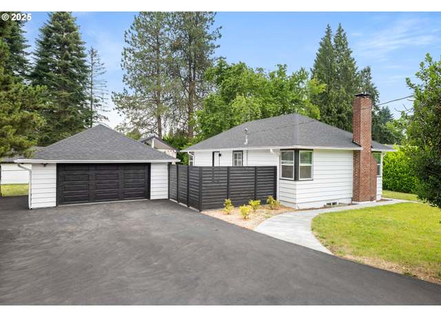 Property at 4215 NE 54th St, Vancouver, WA 98661, 3 beds, 2 baths