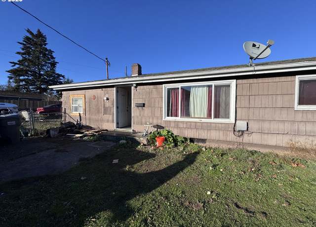 Property at 7651 SE Harney St, Portland, OR 97206, 3 beds, 1 bath