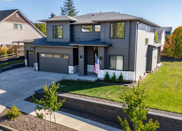 Property at 2650 NW MT Ashland Dr, Mcminnville, OR 97128, 4 beds, 3 baths