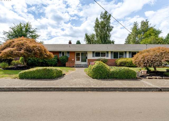 Property at 700 NW 18th Pl, Mcminnville, OR 97128, 3 beds, 2 baths