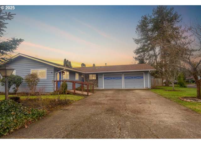 Property at 1204 NE Oleander Ln, Hillsboro, OR 97124, 4 beds, 2 baths
