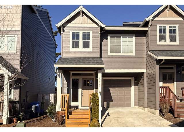 Property at 37821 Killarney St, Sandy, OR 97055, 3 beds, 2.5 baths