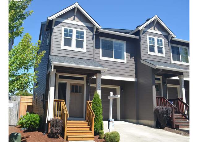 Property at 37821 Killarney St, Sandy, OR 97055, 3 beds, 2.5 baths