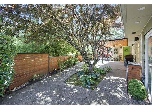 Property at 15215 SE Arista Dr, Milwaukie, OR 97267, 3 beds, 2 baths
