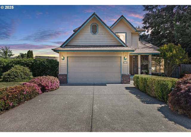 Property at 1510 Bohemia Pl, Cottage Grove, OR 97424, 3 beds, 2.5 baths