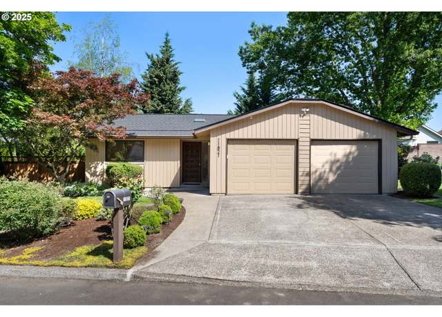 Property at 11821 SE Sunnycreek Ln, Clackamas, OR 97015, 3 beds, 2 baths