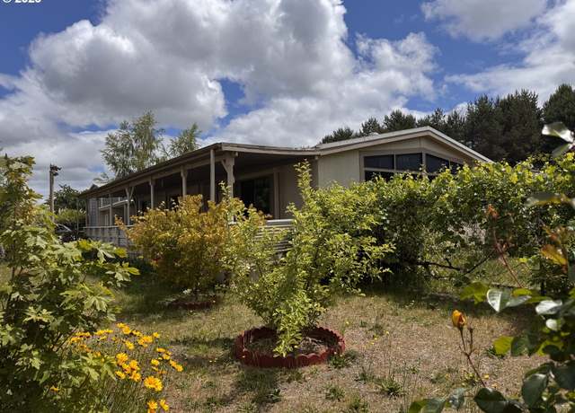 Property at 4939 Morely Loop, Eugene, OR 97402, 3 beds, 2 baths