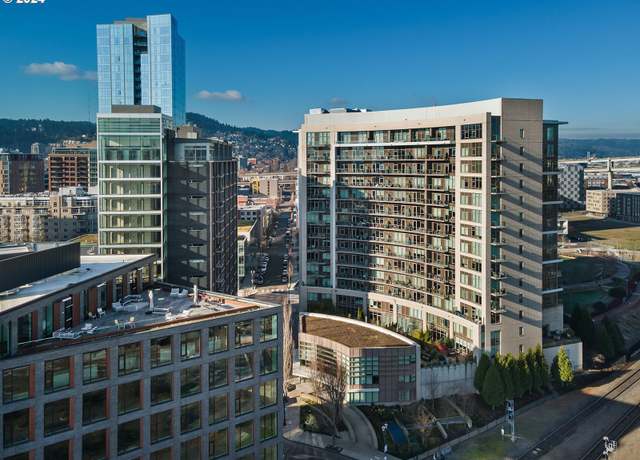 Property at 949 NW Overton St #103, Portland, OR 97209, 3 beds, 3 baths